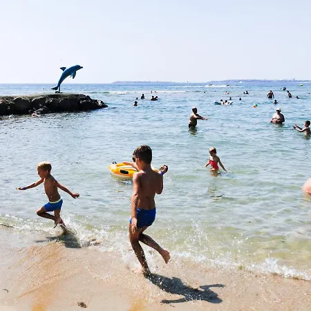 Διαμέρισμα Beachfront By Marty's