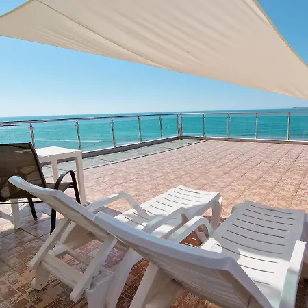 Beachfront By Marty's * 阳光海滩