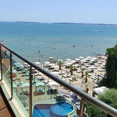 公寓 Beachfront By Marty's *