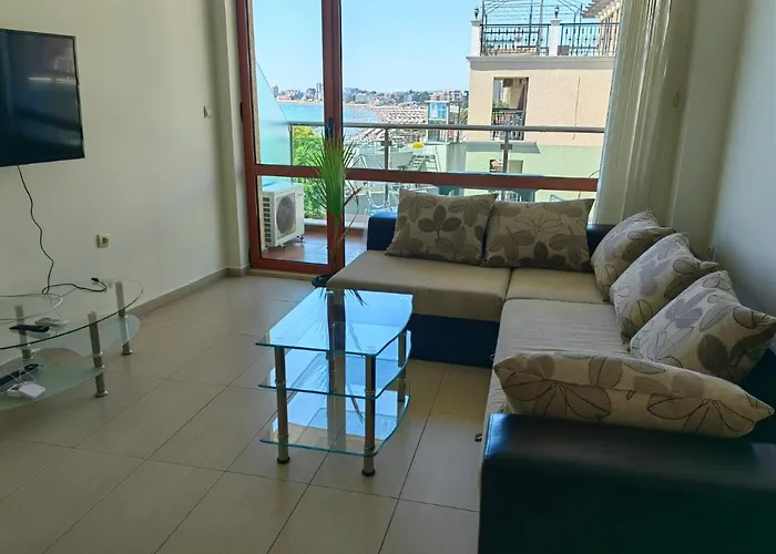 Beachfront By Marty's Apartmán *